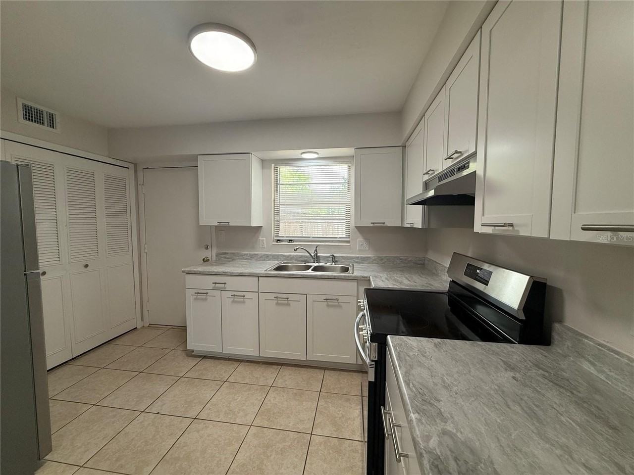 6030 Sw 12th Pl #2 - Photo 3 of 7