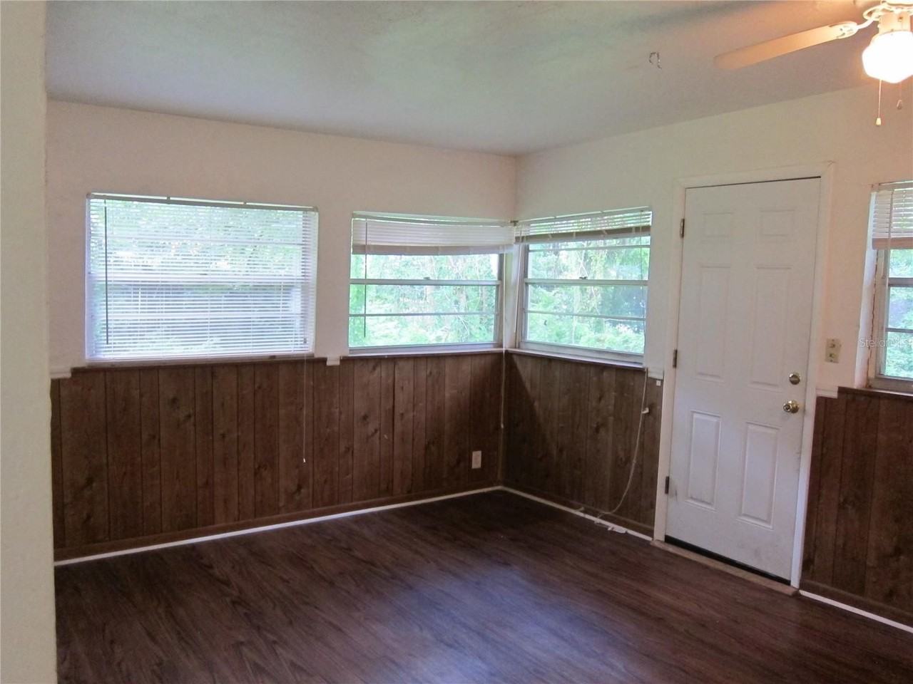 380 Nw 27th Ter - Photo 4 of 19