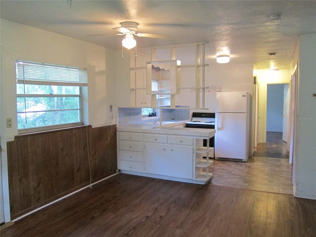 380 Nw 27th Ter - Photo 5 of 19