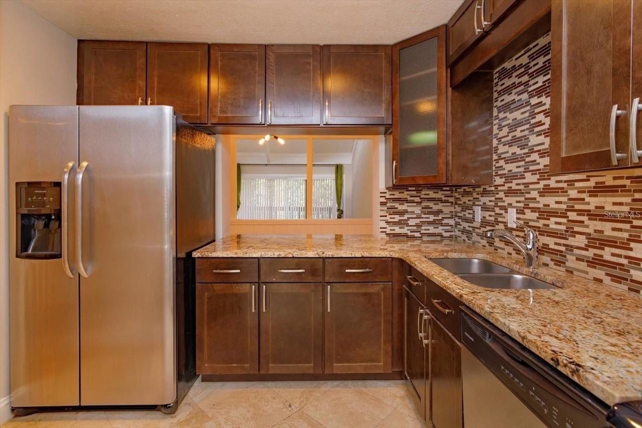 5303 Indian Creek Dr #D - Photo 4 of 30