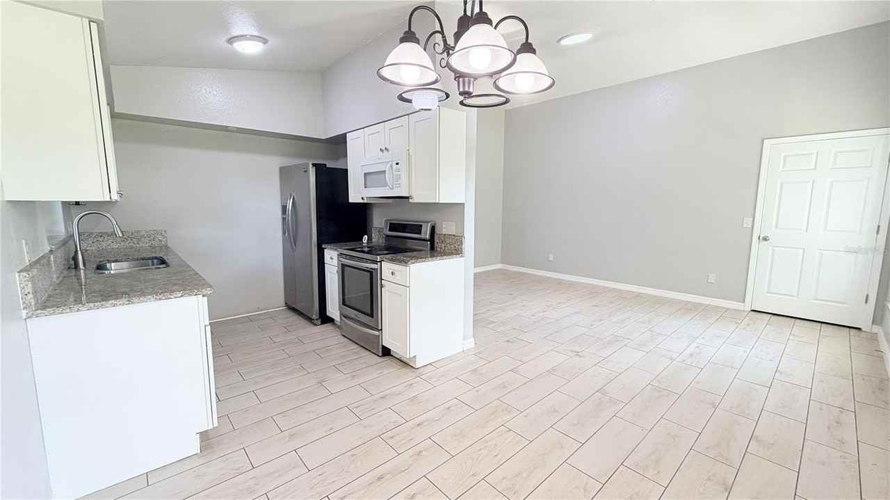 11 E Ella J Gilmore St - Photo 5 of 15
