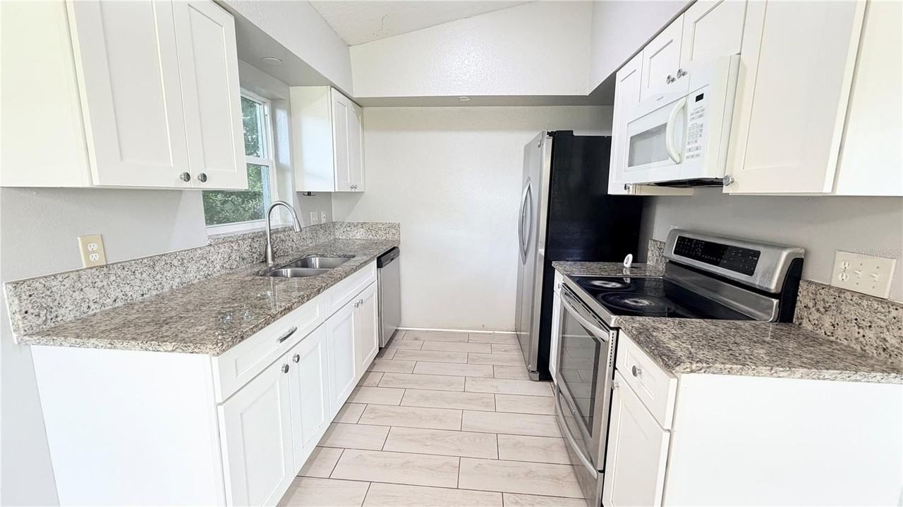 11 E Ella J Gilmore St - Photo 6 of 15
