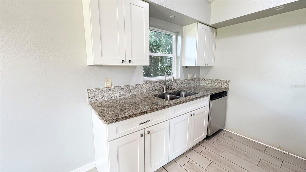 11 E Ella J Gilmore St - Photo 7 of 15