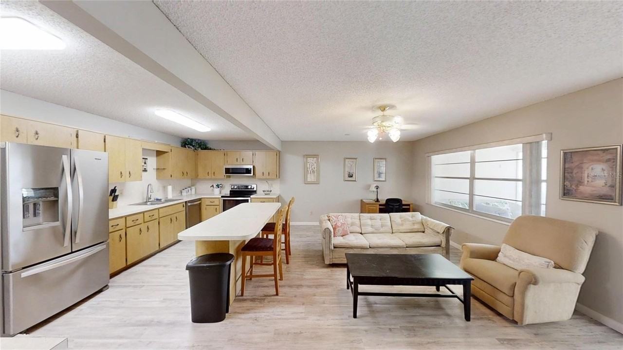 8430 Sw 90th Ln #D - Photo 5 of 20