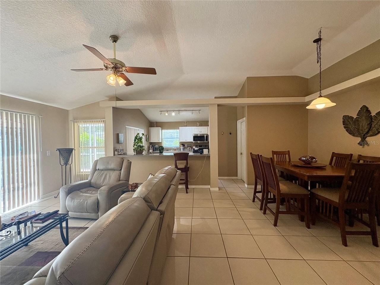 17744 Esprit Dr - Photo 2 of 26