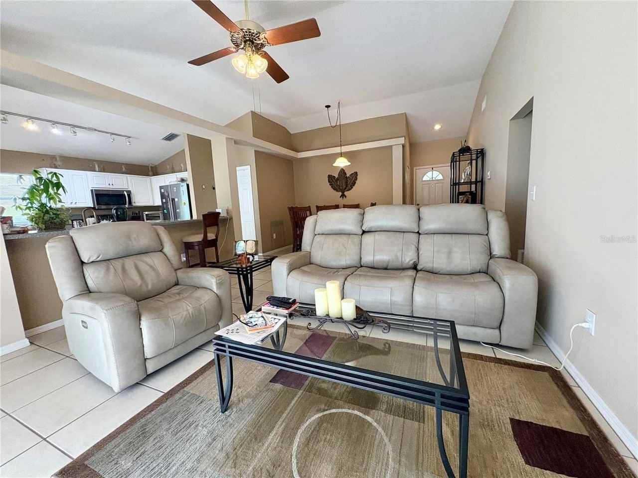 17744 Esprit Dr - Photo 4 of 26