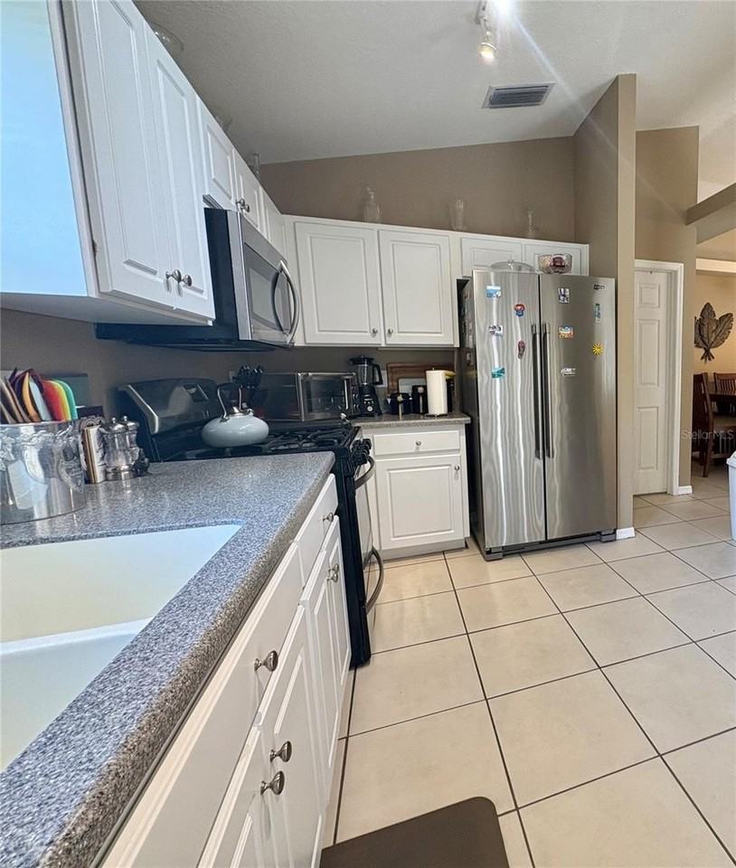 17744 Esprit Dr - Photo 6 of 26