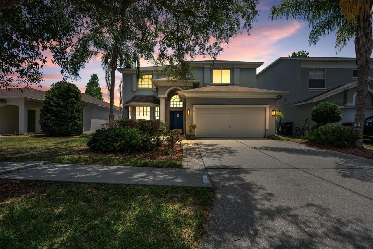 19313 Aqua Springs Dr - Photo 3 of 50