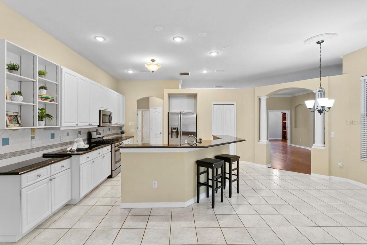 14511 Corkwood Dr - Photo 4 of 42