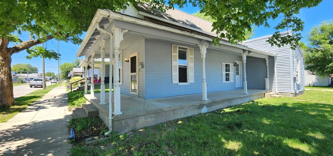 348 E Franklin St - Photo 2 of 19