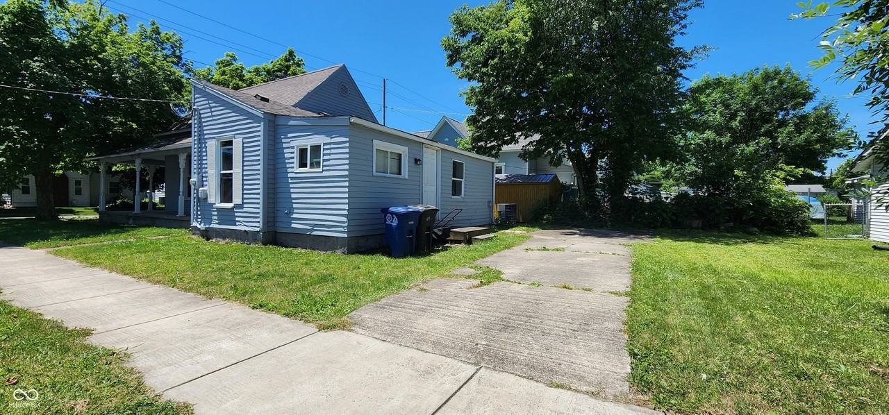 348 E Franklin St - Photo 5 of 19