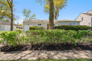 4 Hope Dr - Photo 1 of 1
