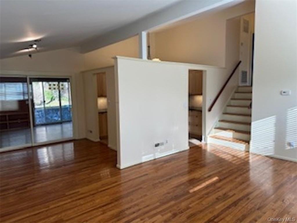 423 Springvale Rd - Photo 2 of 30