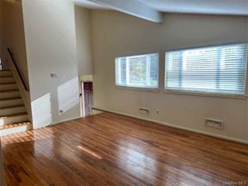 423 Springvale Rd - Photo 3 of 30
