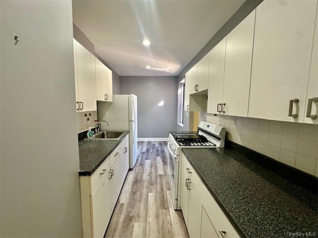 312 Main St #6C - Photo 3 of 16