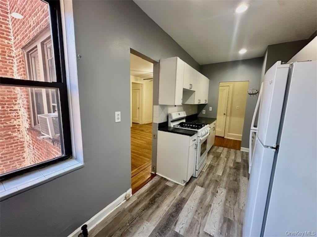 312 Main St #6C - Photo 5 of 16