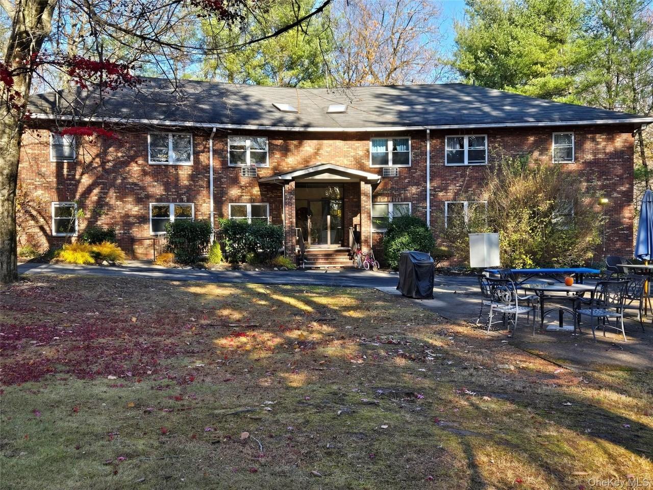 119 W Crooked Hill Rd #104 - Photo 2 of 16