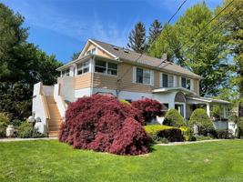 featured image of 7 Travis Ave