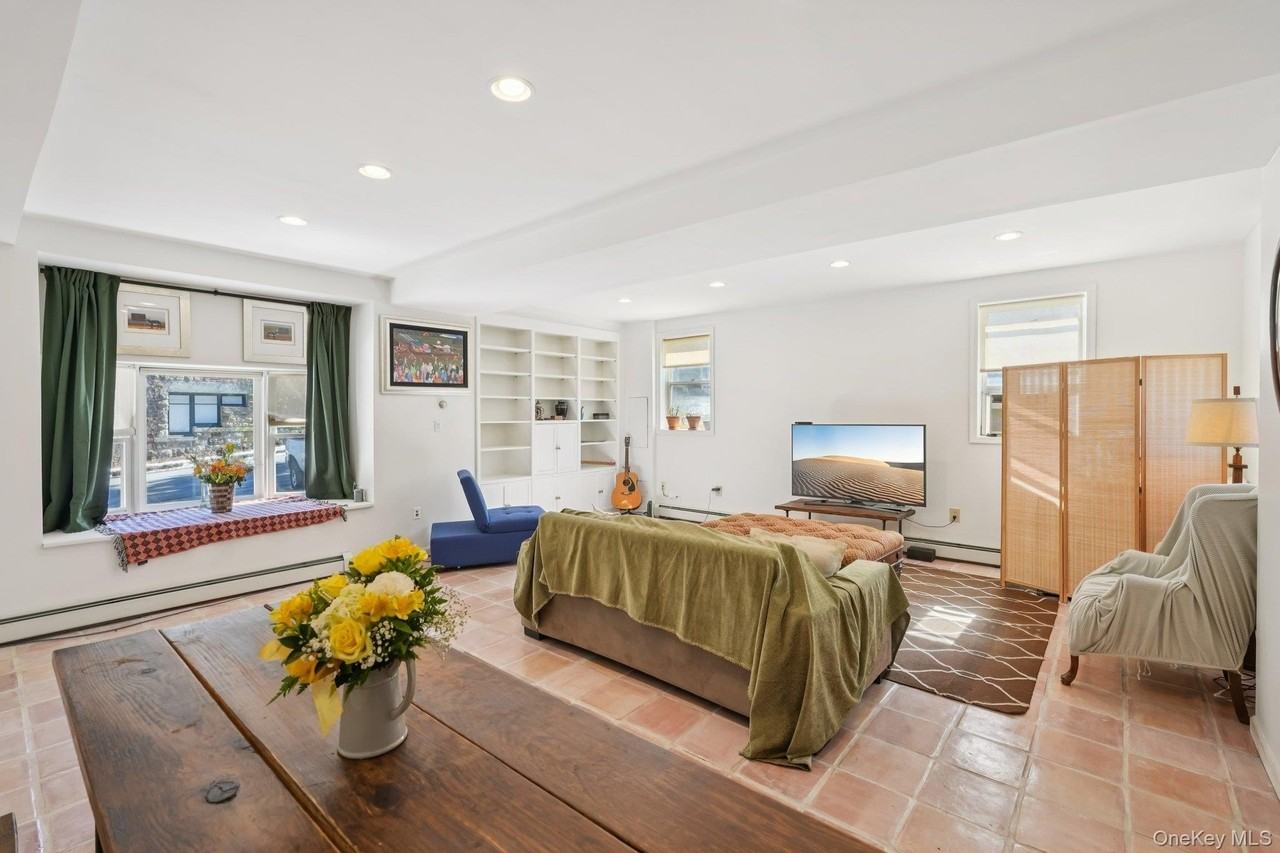 56 Clubhouse Rd - Photo 5 of 43