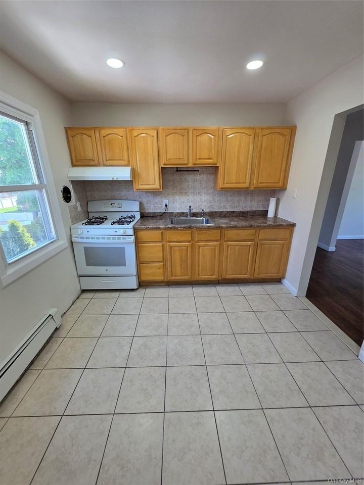 523 Hawthorne Ave - Photo 3 of 16