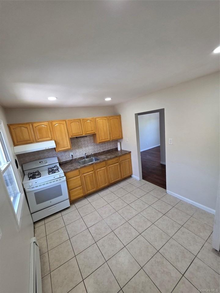 523 Hawthorne Ave - Photo 4 of 16