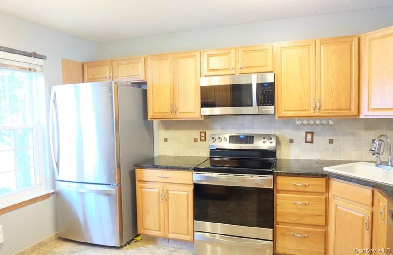 25 Kensington Way - Photo 3 of 15