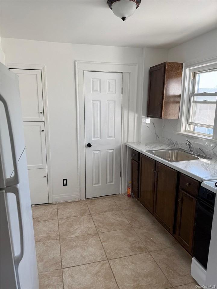 11647 134th St #2 - Photo 5 of 12