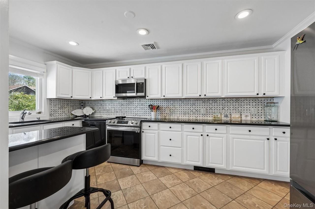 50 Hazelwood Ave - Photo 4 of 13