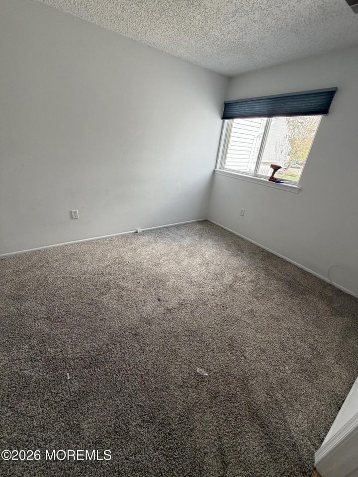 1113 Scarlet Oak Ave - Photo 5 of 17
