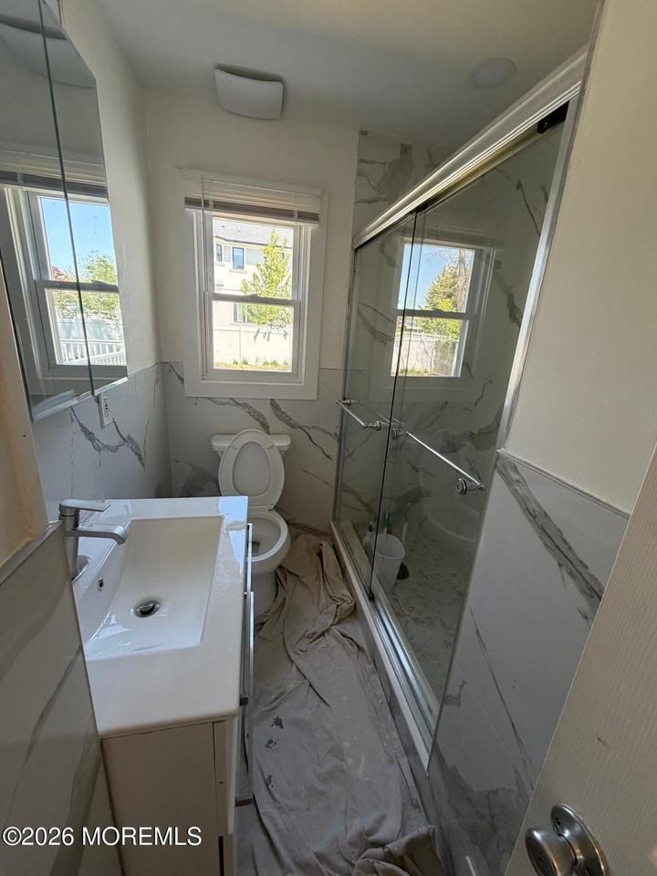 24 Berger Ave - Photo 3 of 7