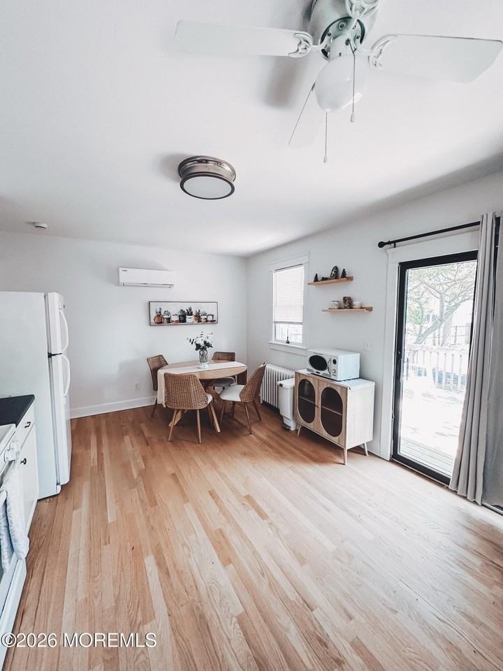 916 Bay Ave - Photo 6 of 11