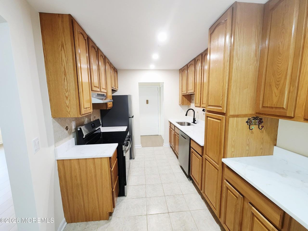 26 Meadow Green Cir #K - Photo 2 of 19