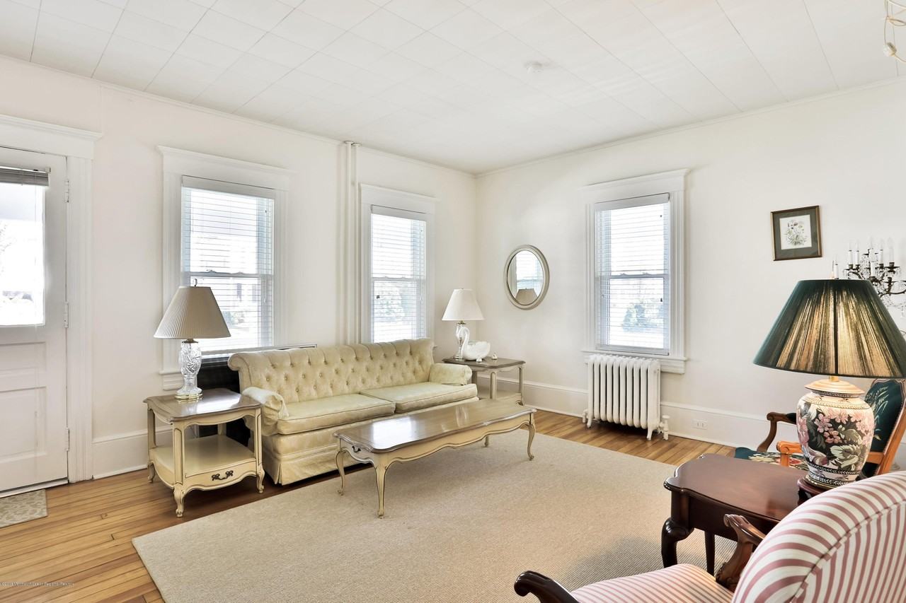 407 Jersey Ave - Photo 3 of 26