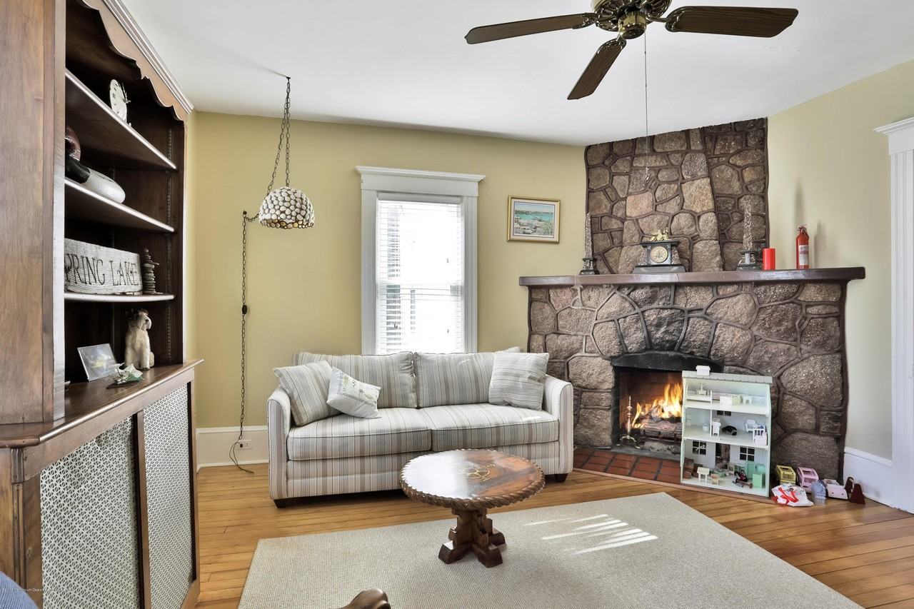 407 Jersey Ave - Photo 4 of 26