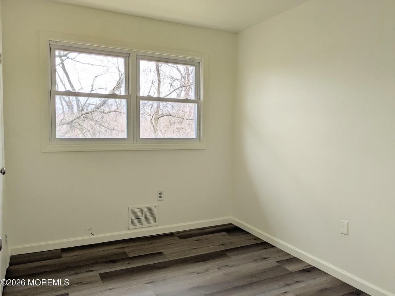 77 Leroy Pl - Photo 5 of 10