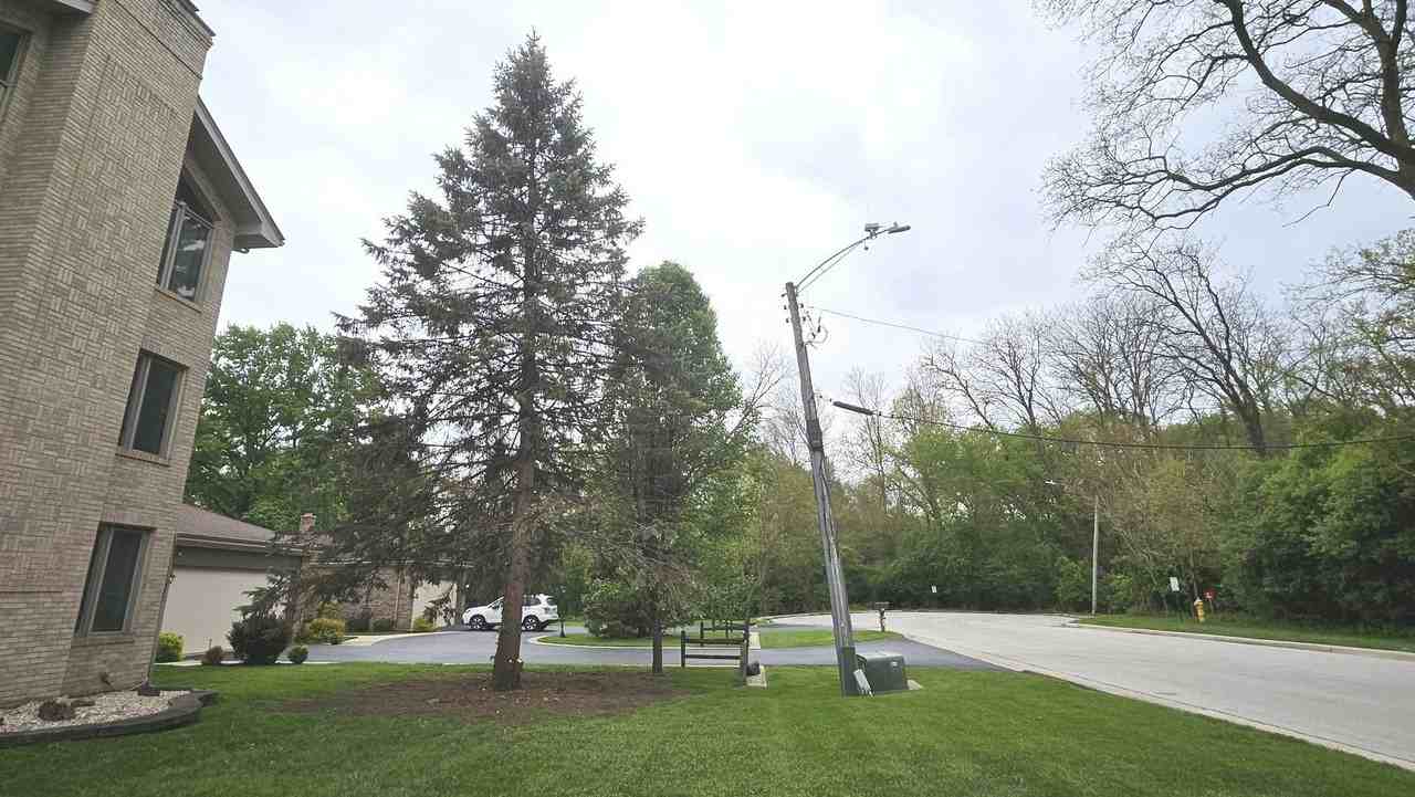 11225 S Kean Ave #1A - Photo 3 of 3