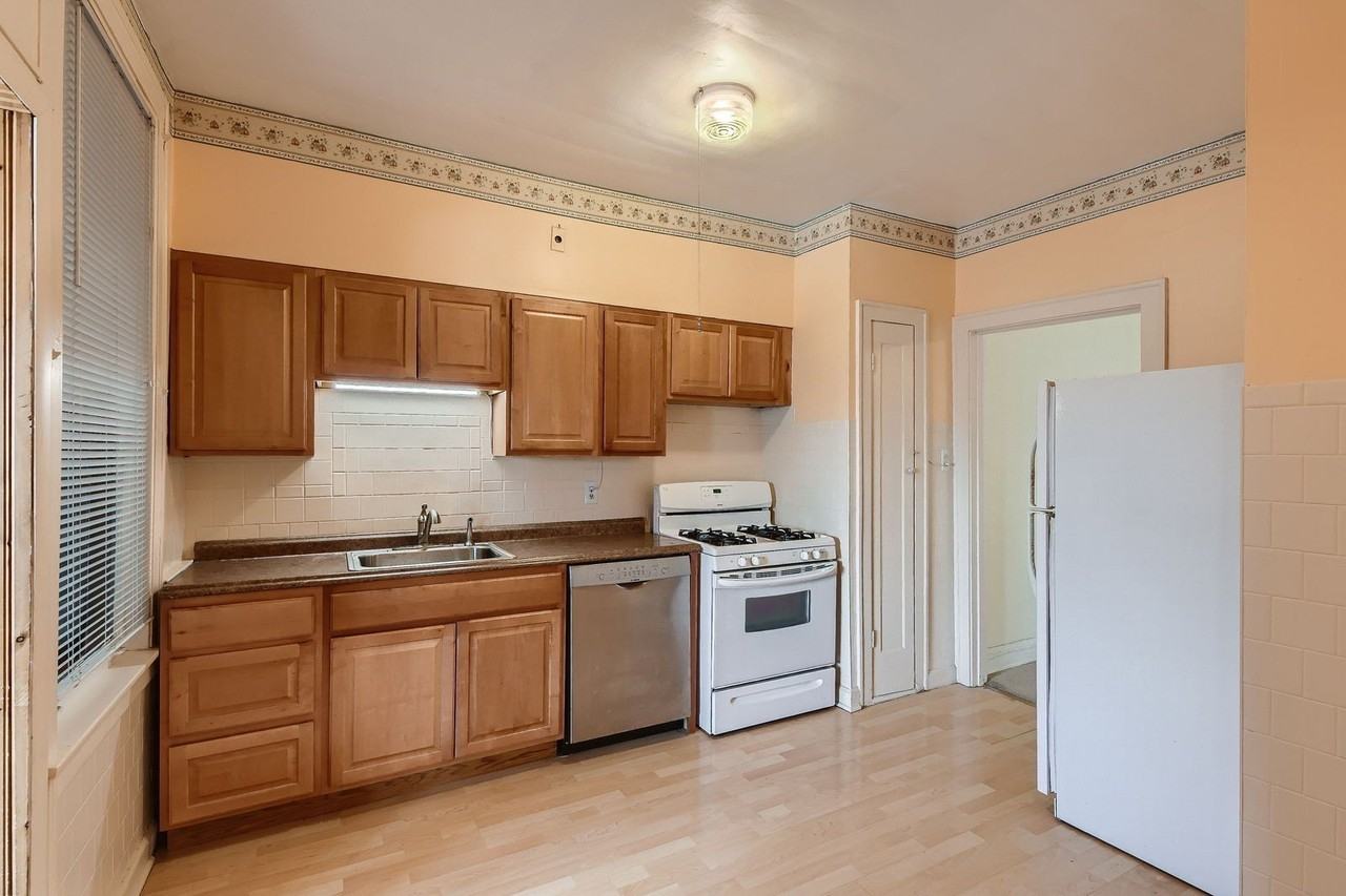 3529 N Lowell Ave #2N - Photo 5 of 11