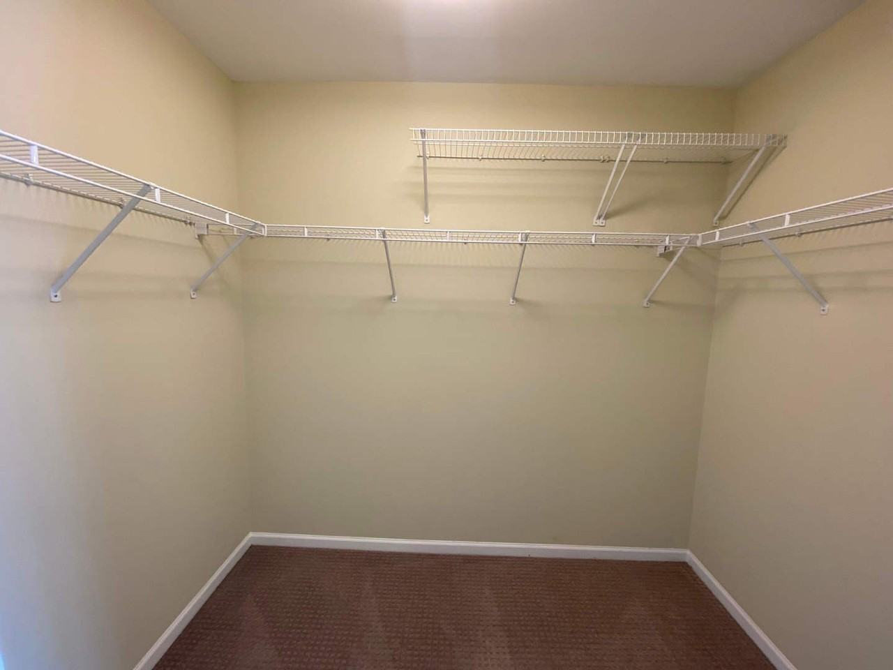 2162 Yale Cir - Photo 6 of 18