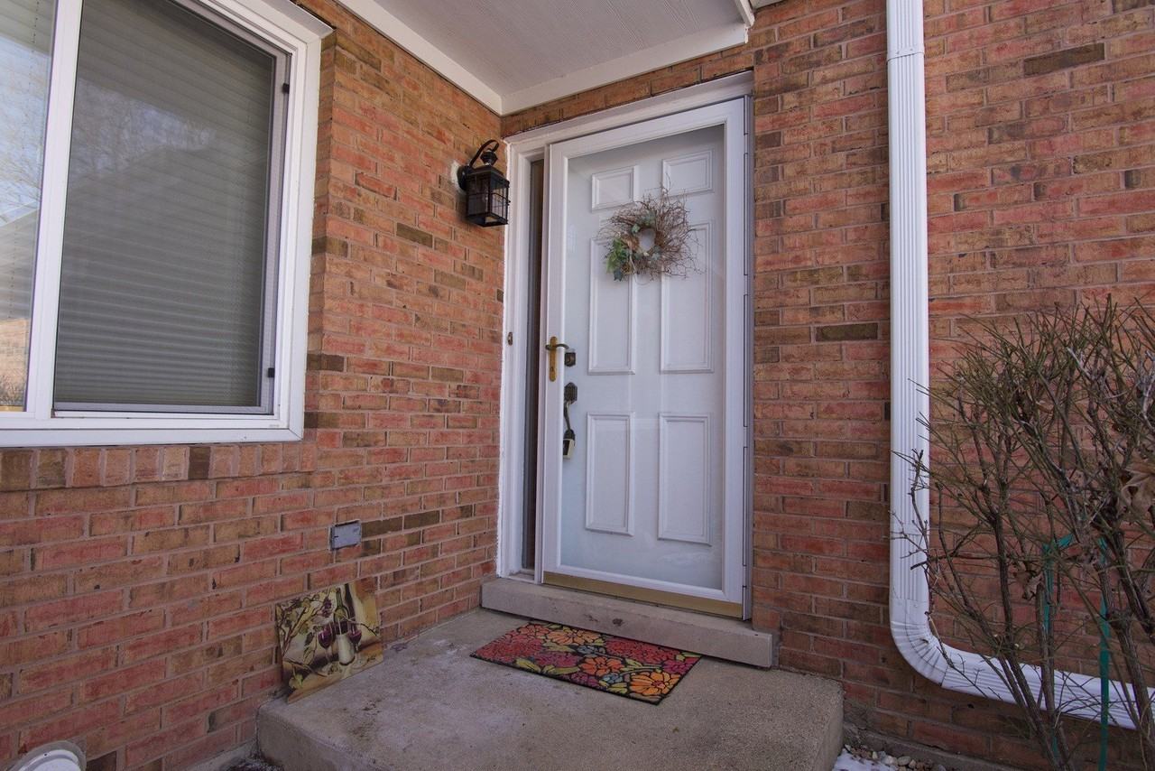 253 W Golfview Ter - Photo 2 of 20