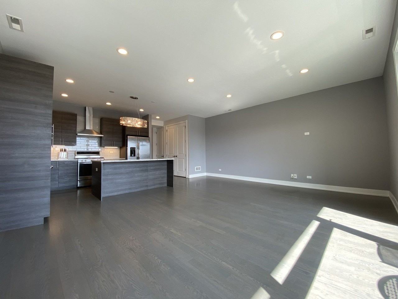 2054 W Chicago Ave #4 - Photo 3 of 29