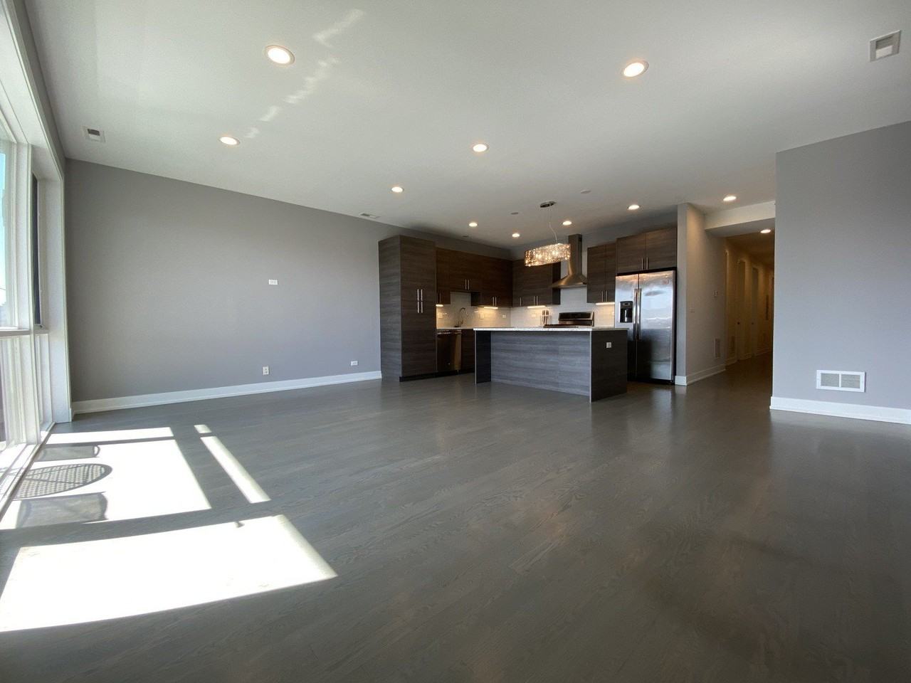 2054 W Chicago Ave #4 - Photo 5 of 29