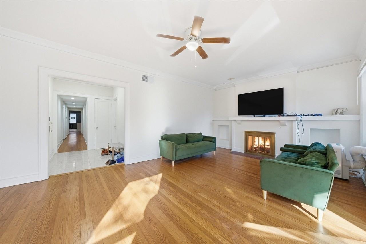 5210 S Ingleside Ave #2 - Photo 5 of 20