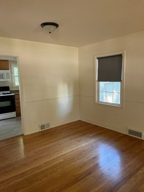 317 Mckee St - Photo 4 of 7
