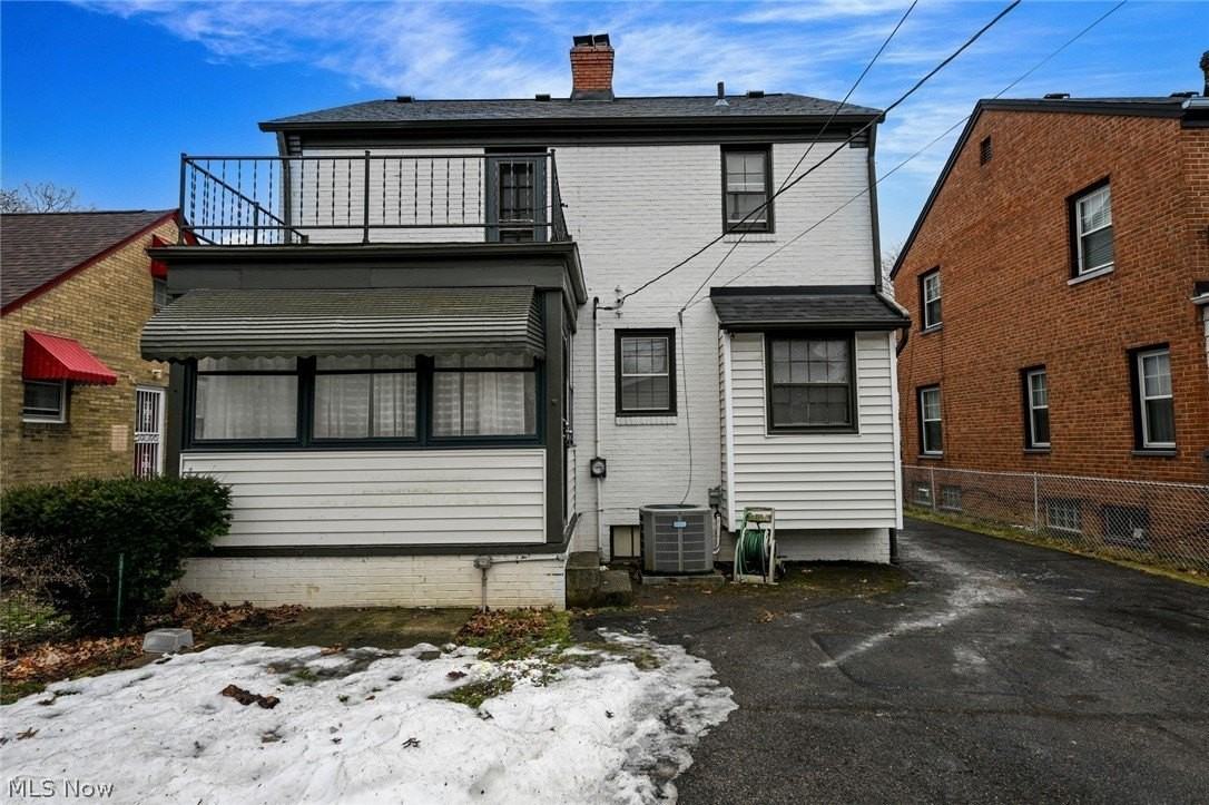 3699 Bainbridge Rd - Photo 4 of 37