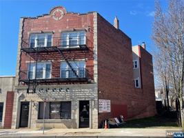 featured image of 1109 Main Ave