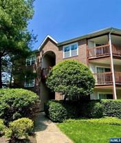 951 Westgate Dr S - Photo 1 of 1