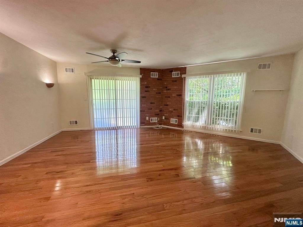 951 Westgate Dr S - Photo 4 of 15