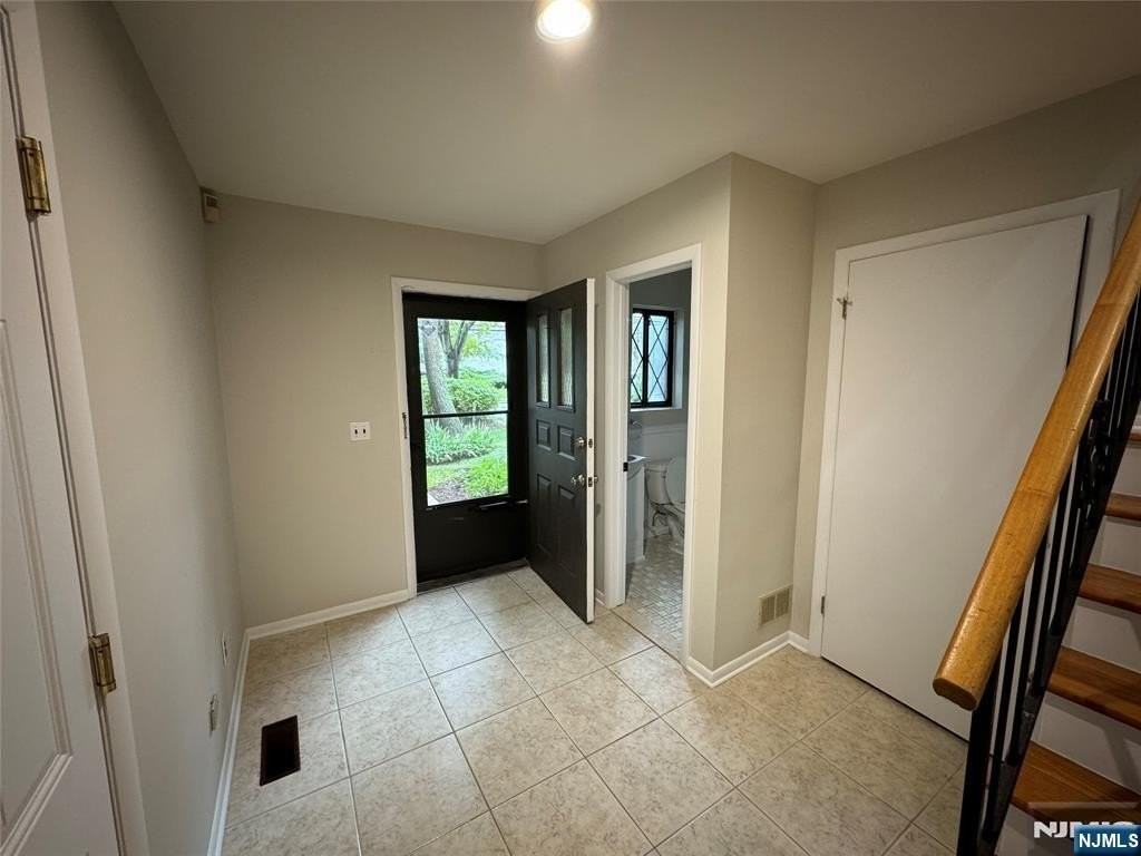 119 Broadway - Photo 4 of 11