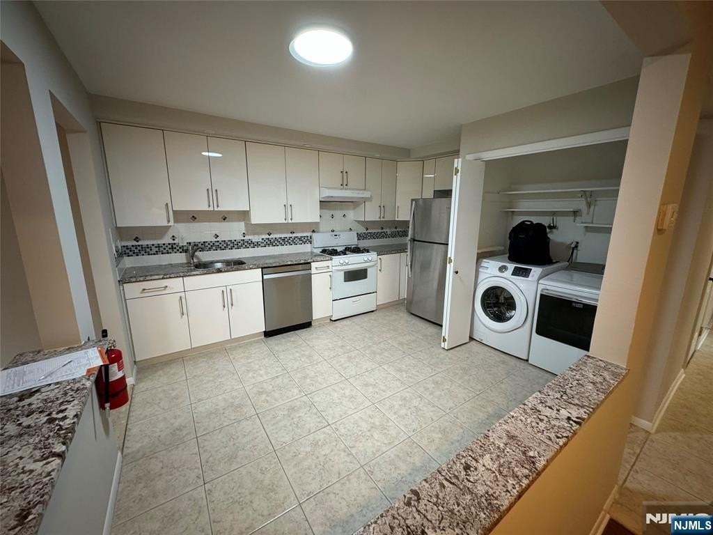 119 Broadway - Photo 7 of 11