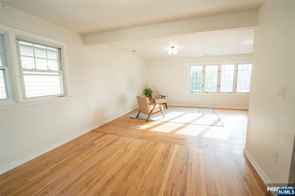 71 Barbara St - Photo 4 of 10